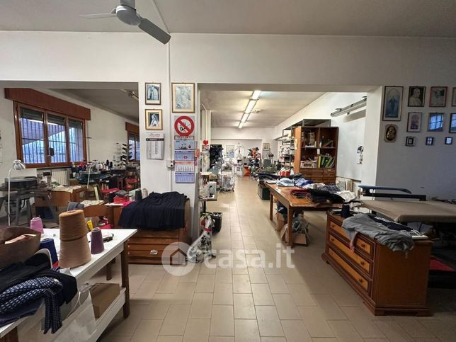 Capannone in commerciale in Via Bassa Iº 132