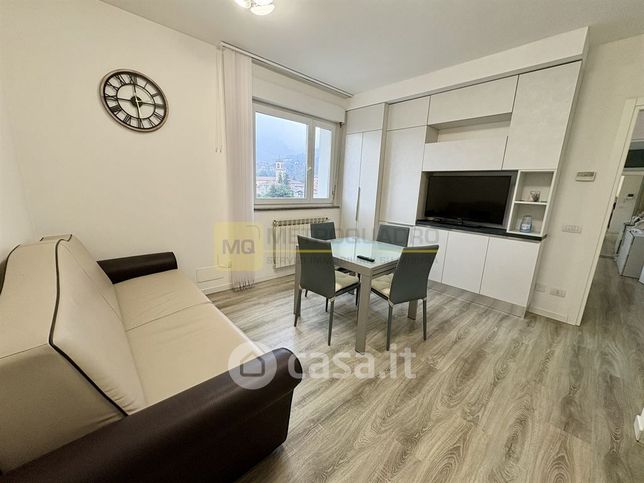 Appartamento in residenziale in Viale Montegrappa