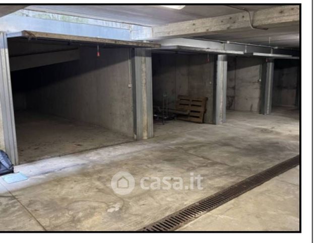 Box/posto auto in residenziale in Via Martiri della Libertà