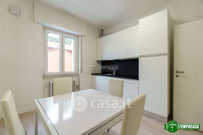 Appartamento in residenziale in Via Adua 32