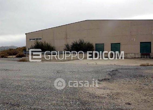 Capannone in commerciale in Via Antonio Serra