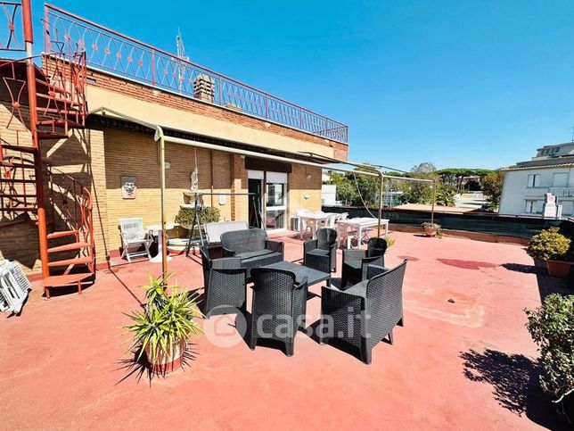 Appartamento in residenziale in Via Partenope 11