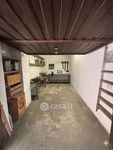Box/posto auto in residenziale in Via Fabio Filzi 6