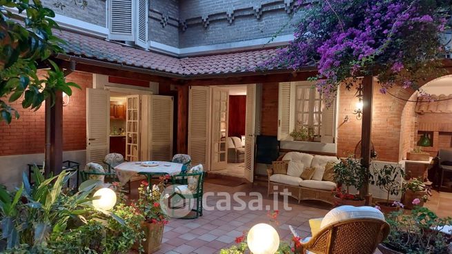 Villa in residenziale in Via Marina Grande