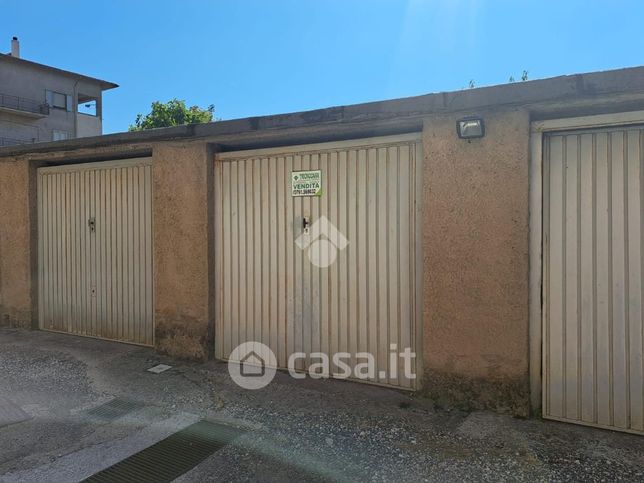 Garage/posto auto in residenziale in Viale degli Eroi 22