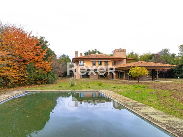 Villa in residenziale in Via A. De Gasperi 10 A