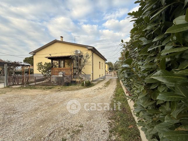 Casa indipendente in residenziale in Via Paiari 34