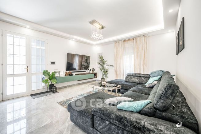 Casa indipendente in residenziale in Via Statale 91
