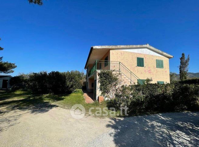 Casa indipendente in residenziale in 