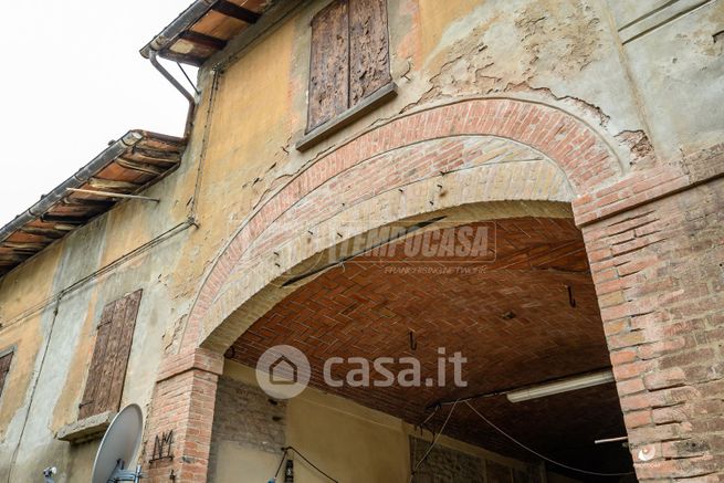 Rustico/casale in residenziale in Via Fratelli Setti 1