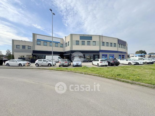 Ufficio in commerciale in Via Sandro Pertini 4