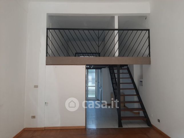 Ufficio in commerciale in Via GiosuÃ¨ Carducci 10