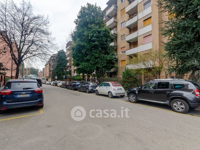 Ufficio in commerciale in Via Roald Amundsen 5