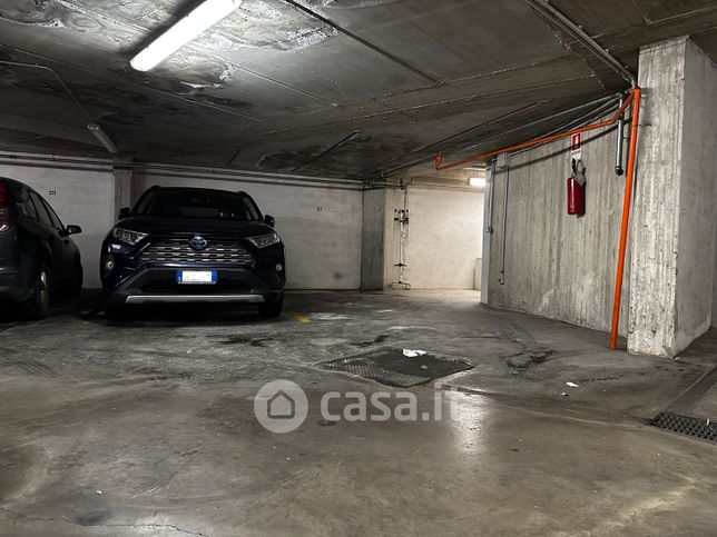 Box/posto auto in residenziale in Viale Regina Margherita