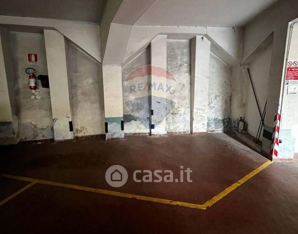 Garage/posto auto in residenziale in Viale Glorioso 33