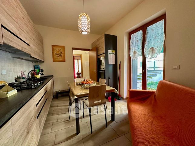 Casa bi/trifamiliare in residenziale in Via Antonio Quinzi