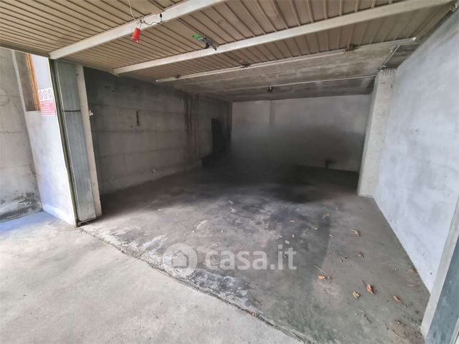 Garage/posto auto in residenziale in Via Montegrappa 50