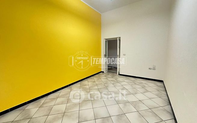 Ufficio in commerciale in Via Monte Santo 23