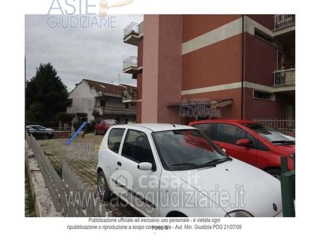 Box/posto auto in residenziale in Strada Statale 81 Piceno Aprutina