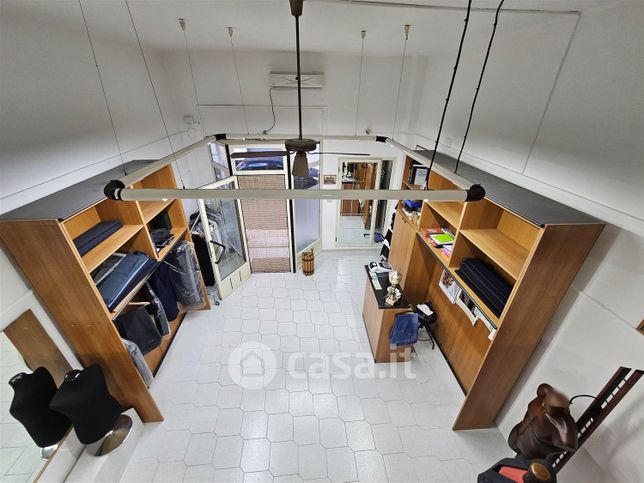 Capannone in commerciale in Via Paduano 25