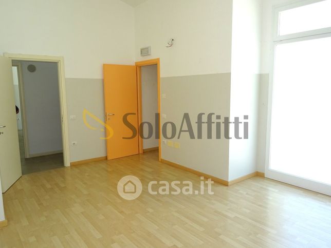Ufficio in commerciale in