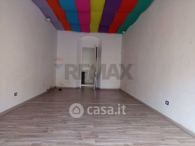 Ufficio in commerciale in 