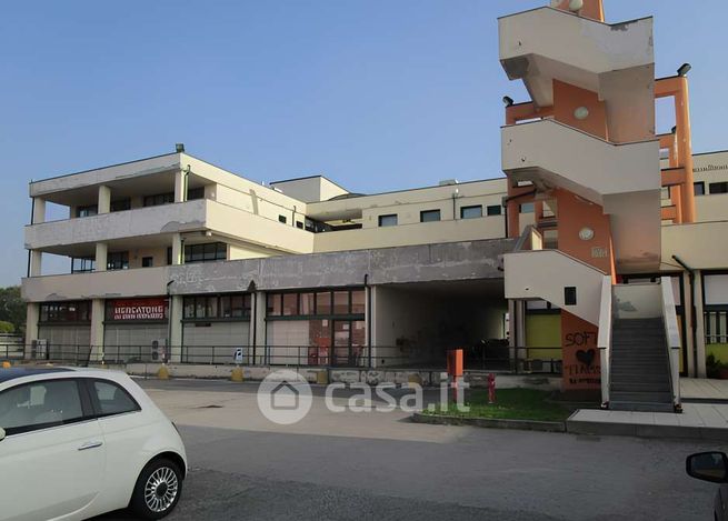 Ufficio in commerciale in Corso Italia