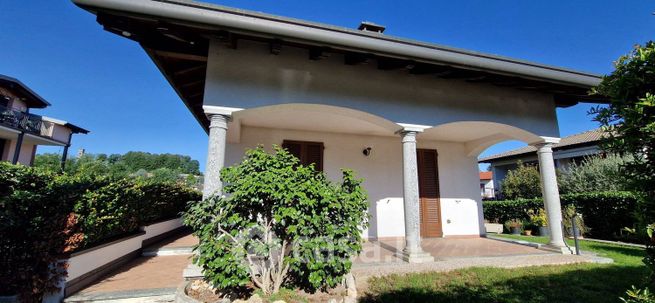 Villa in residenziale in Via G.Barbieri 2