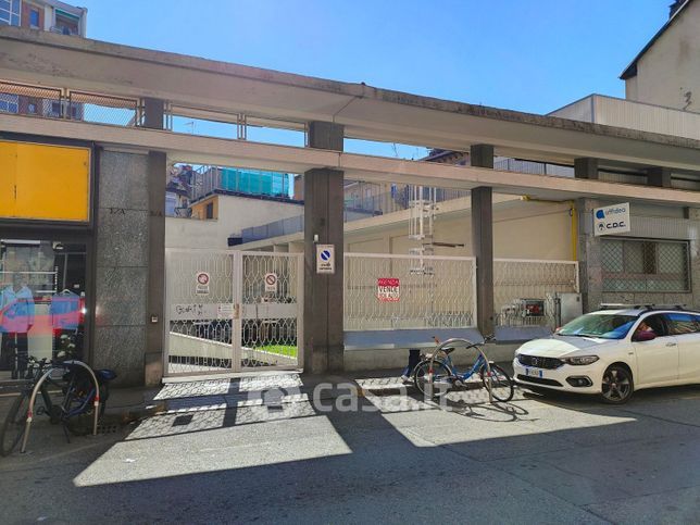 Box/posto auto in residenziale in Via Pollenzo 3