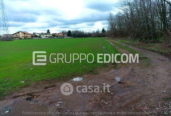 Terreno agricolo in commerciale in Via Dairago