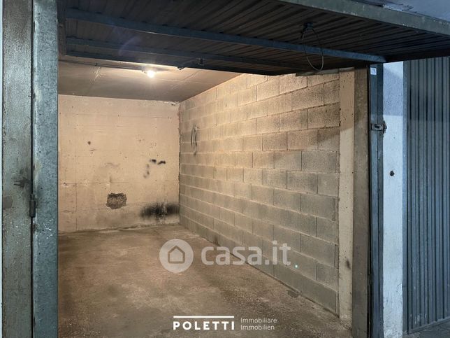 Garage/posto auto in residenziale in Piazza San Vigilio 10