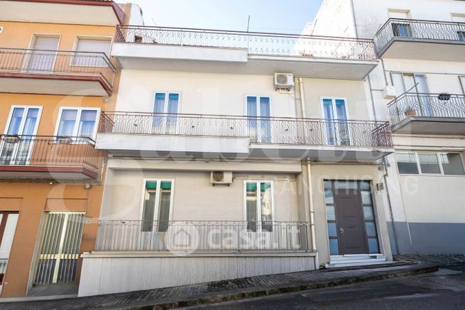 Appartamento in residenziale in Via Eucalipto 21