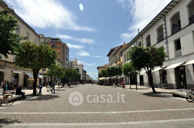 Box/posto auto in residenziale in Piazza Barontini