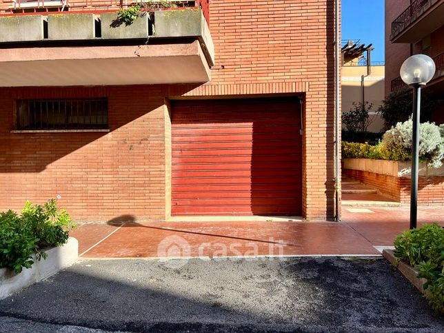 Garage/posto auto in residenziale in Via delle Croci 83