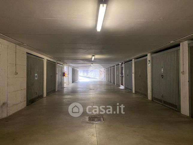 Garage/posto auto in residenziale in Via Aldo Moro 22