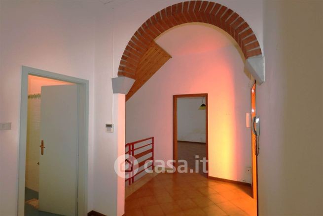 Casa indipendente in residenziale in 