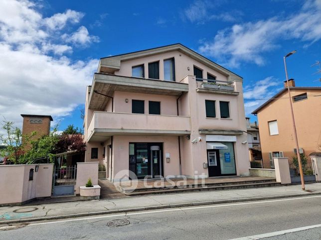 Ufficio in commerciale in Via San Vittore 1590