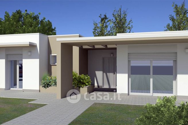 Casa bi/trifamiliare in residenziale in Via Romana Aponense
