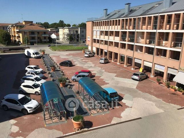Ufficio in commerciale in Via C. Aroldi 44