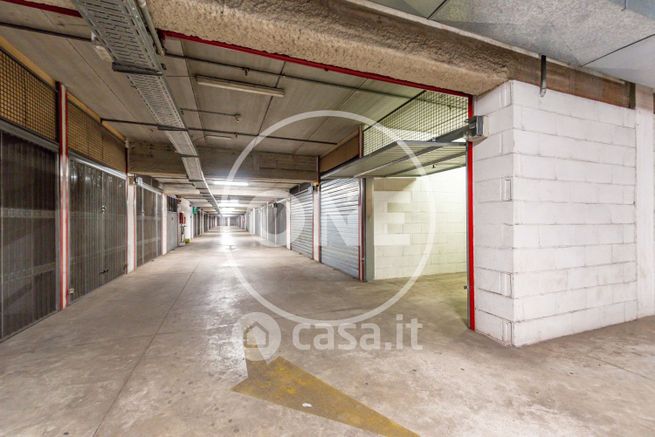 Box/posto auto in residenziale in Via Elvidio Prisco 4