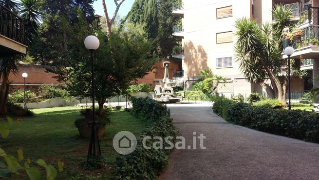 Appartamento in residenziale in Via Costantino Maes