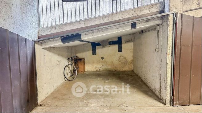 Box/posto auto in residenziale in Piazza Cesare Battisti