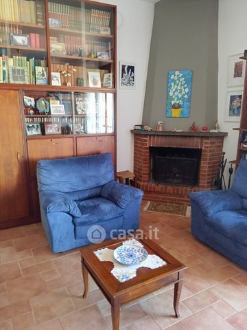 Appartamento in residenziale in Viale Corona Australe
