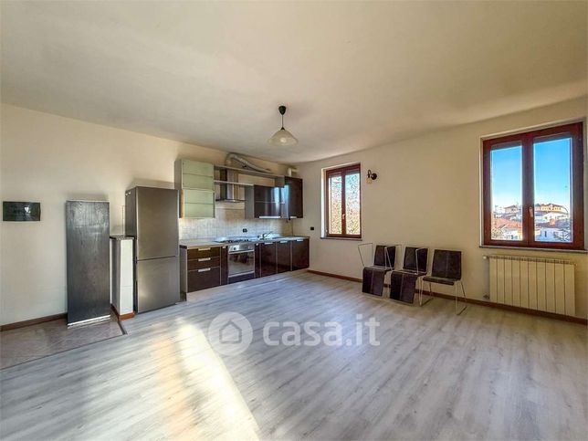 Appartamento in residenziale in Via F. Melzi 90