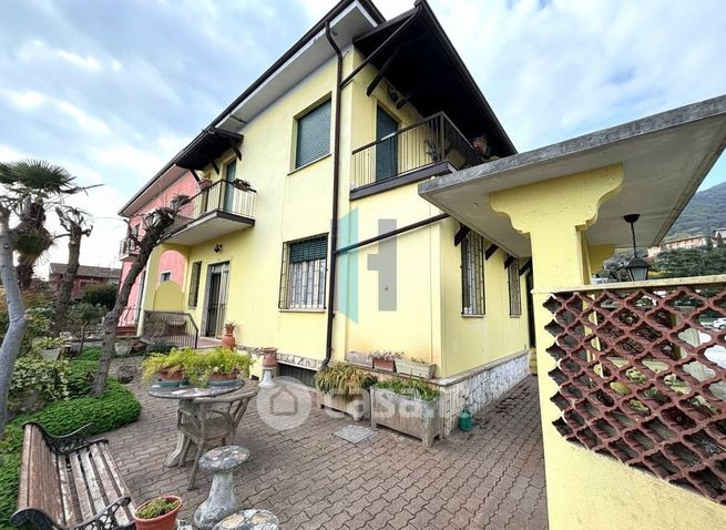 Casa bi/trifamiliare in residenziale in Via Giovanni Verga