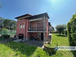 Villa in residenziale in Via Gorini 16