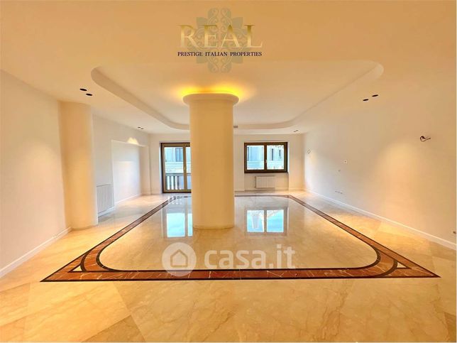 Appartamento in residenziale in Via Monte Napoleone