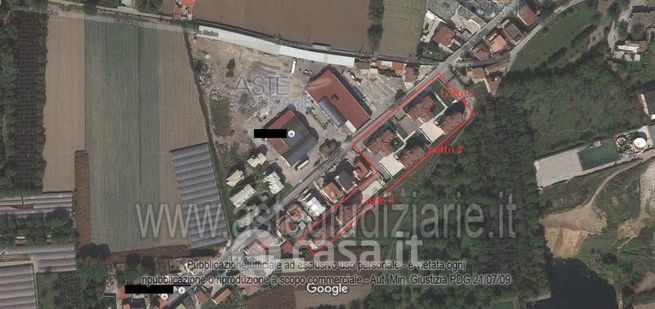 Box/posto auto in residenziale in Via Angeloni