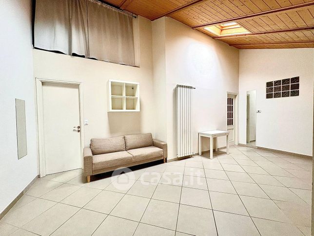Appartamento in residenziale in Via Andrea Mensa 31