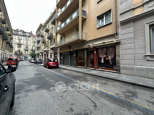 Negozio/locale commerciale in commerciale in Via Belfiore 1 / BIS
